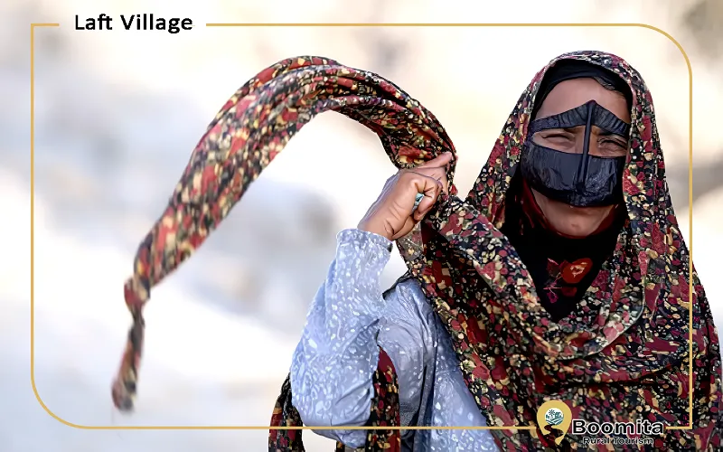 لباس محلی زنان روستای بندری لافت