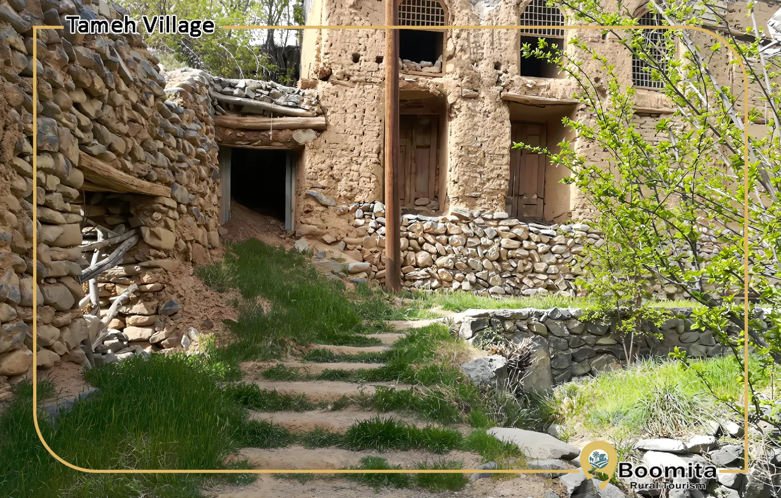 نمایی از روستای طامه نطنز در دامنه کوه کرکس