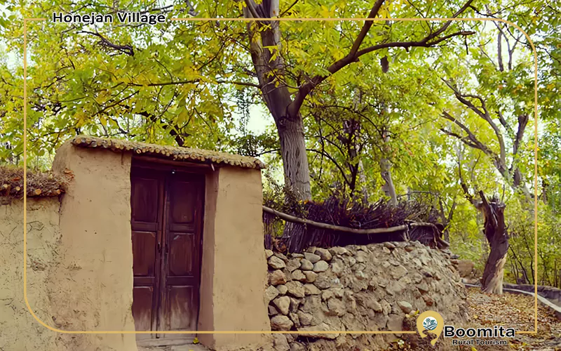 در قدیمی، کوچه باغ، هونجان