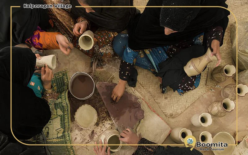 زنان در حال ساختن سفال بدون استفاده از چرخ