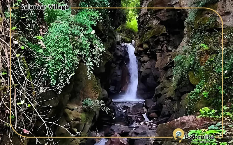 آبشار وازگاه 