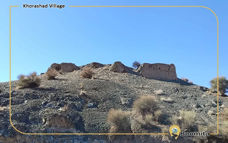 بقایای قلعه تاریخی