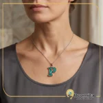 گردنبند فیروزه‌کوبی طرح P با فیروزه نیشابور