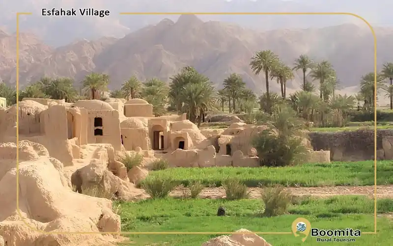 خانه های سنتی و گنبدی از روستای اصفهک